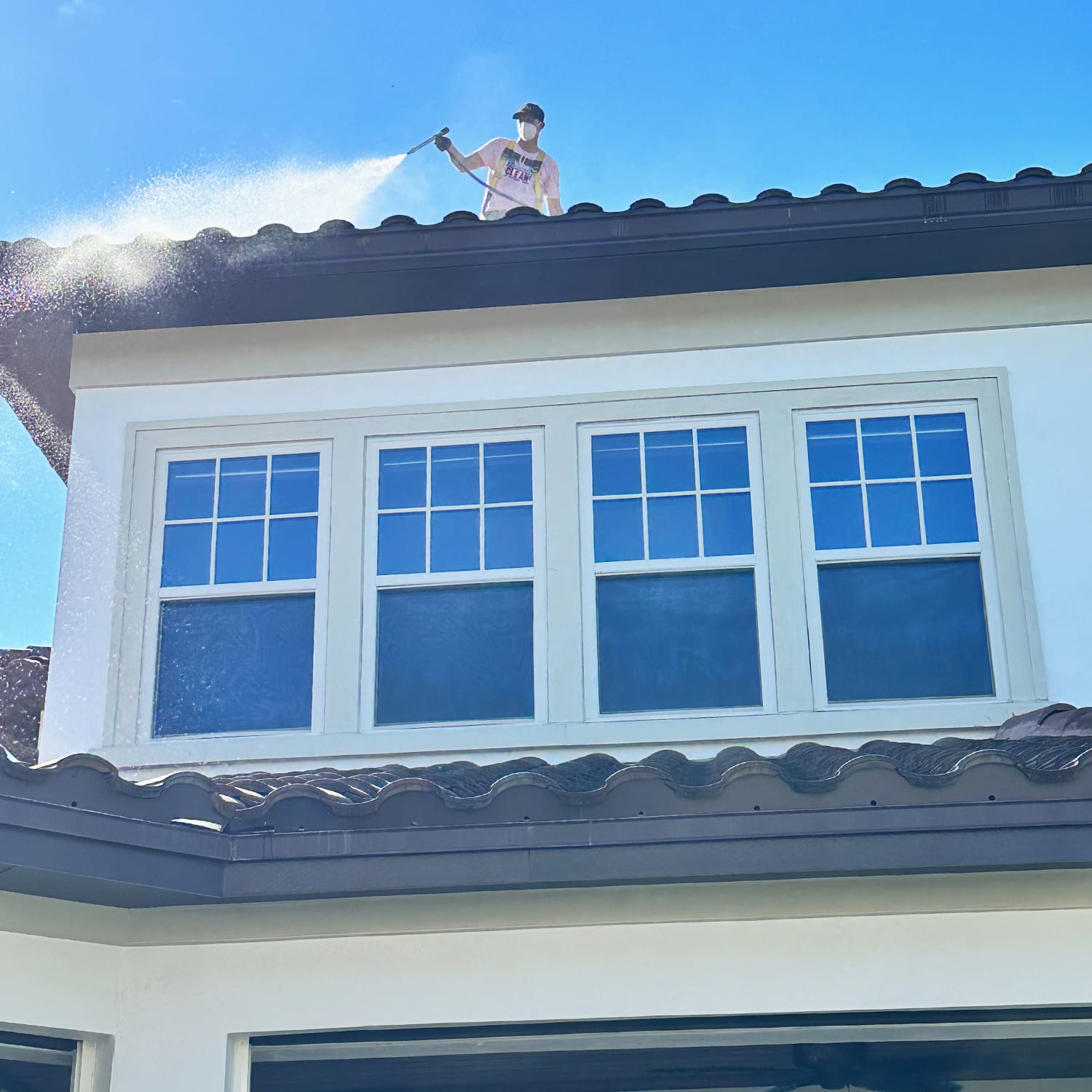 72..window.cleaning.IMG_4782 Famously Clean washing a roof in Winter Park